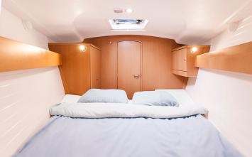 Yachtcharter Delphia37 11