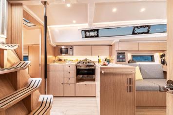 Yachtcharter BavariaC38 9