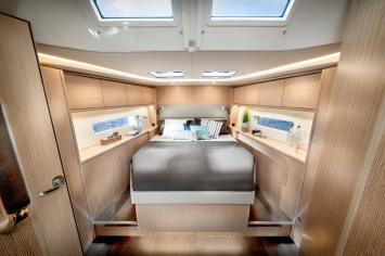 Yachtcharter BavariaC50Style 41cab 10