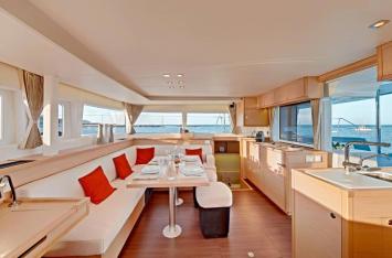 Yachtcharter Lagoon450F 2