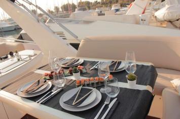 Yachtcharter SealineT60AURA 4