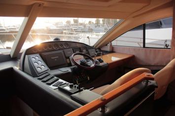 Yachtcharter SealineT60AURA 10