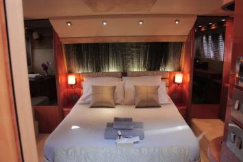 Yachtcharter SealineT60AURA 12