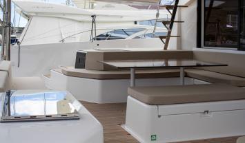 Yachtcharter Dufour48Catamaran 14