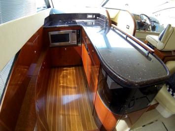 Yachtcharter fairline phantom 50 galley
