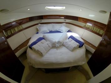 Yachtcharter fairline phantom 50 double cabin