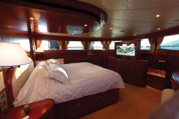 Yachtcharter Johnson87 14