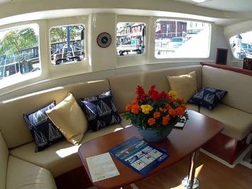Yachtcharter Leopard38 12