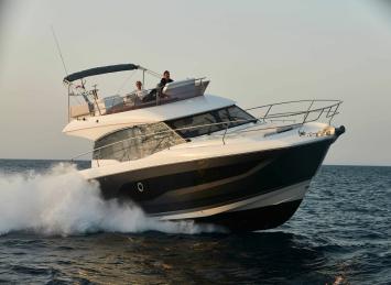 Yachtcharter Prestige420Fly 3