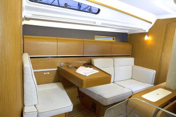 Yachtcharter Dehler38 8