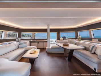 Yachtcharter Lagoon Sixty 5 Salon2