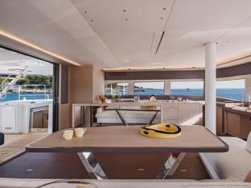 Yachtcharter Lagoon Sixty 5 Salon10