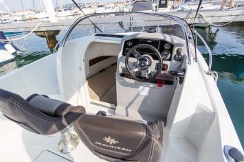 Yachtcharter CapCamarat5 9