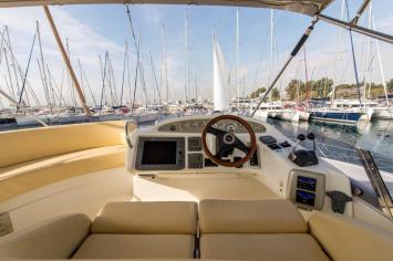 Yachtcharter Cranchi50Atlantique 7