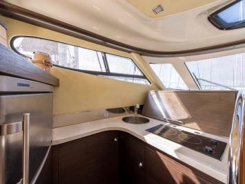 Yachtcharter Cranchi50Atlantique 9