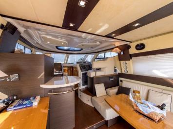 Yachtcharter Cranchi50Atlantique 11