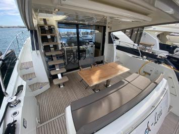 Yachtcharter Prestige560S 7