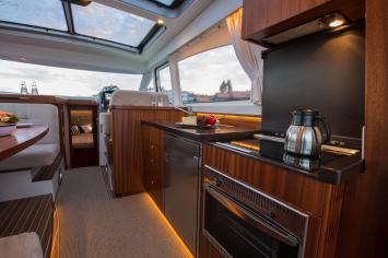 Yachtcharter Nimbus405Coupe 12