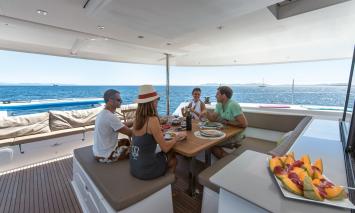 Yachtcharter FountainePajotSaba50 6cab 9