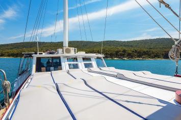 Yachtcharter GuletGideon 10