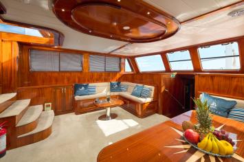 Yachtcharter SeaBreeze 15