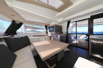 Yachtcharter FountainePajotElba45 42cab 9