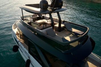Yachtcharter Explorer62Fly 3