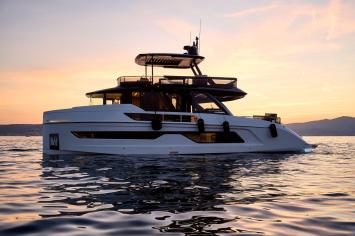 Yachtcharter Explorer62Fly 5