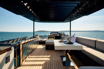 Yachtcharter Explorer62Fly 10