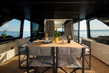 Yachtcharter Explorer62Fly 13