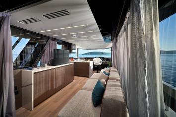 Yachtcharter Explorer62Fly 14