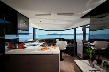 Yachtcharter Explorer62Fly 15