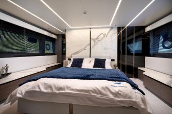 Yachtcharter Explorer62Fly 17
