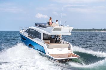 Yachtcharter SealineF430 2