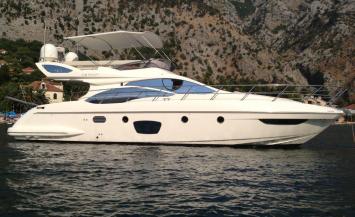 Yachtcharter Azimut47Fly