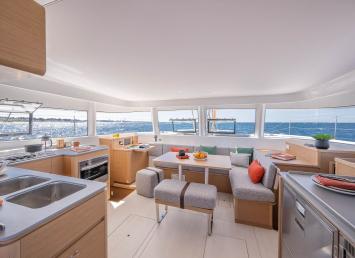 Yachtcharter Excess14 42cab 5