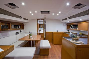 Yachtcharter Oceanis48 4cab 39