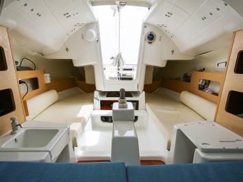 Yachtcharter 4214432200000103208_First 21.7_interior