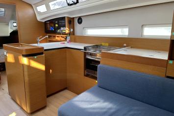 Yachtcharter SunOdyssey410 19