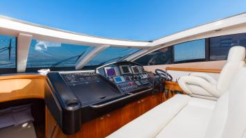 Yachtcharter SunseekerPredator72 11