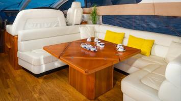 Yachtcharter SunseekerPredator72 14