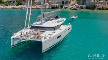 Yachtcharter FountainePajotNew47