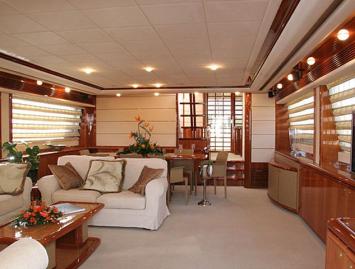 Yachtcharter Ferretti Yachts 880 4 cab aussenansicht 2