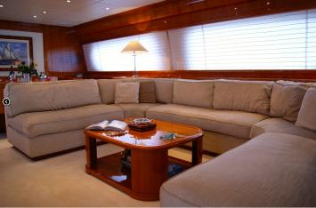 Yachtcharter PosillipoTechnema80 4