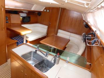 Yachtcharter SunOdyssey37 11