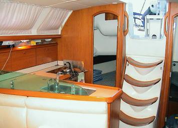 Yachtcharter SunOdyssey37 13