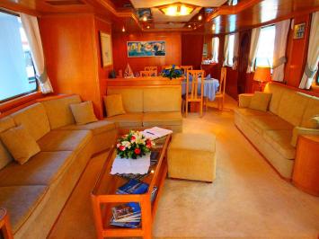 Yachtcharter MYElena 15