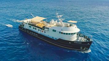 Yachtcharter AquaExplorer 1