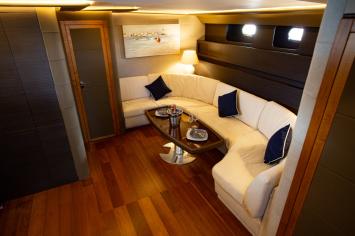 Yachtcharter Leopard23 31cab 12