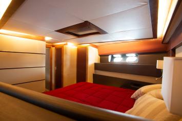 Yachtcharter Leopard23 31cab 16